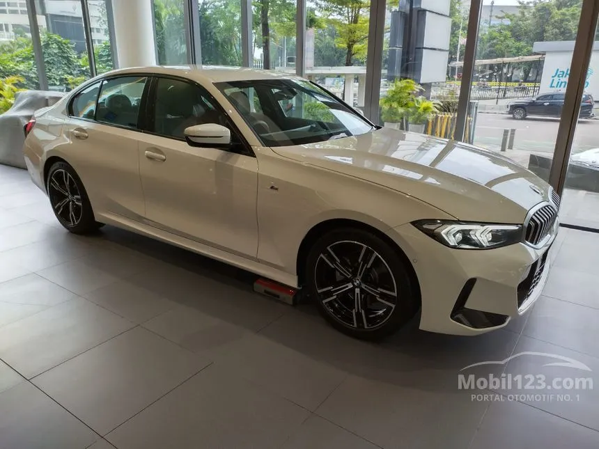 2023 BMW 320i M Sport Sedan