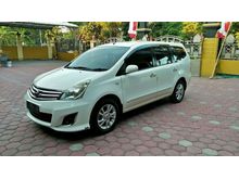 NISSAN Grand Livina 1,5 xv putih Thn 2012 akhir Pmk 2013 M/T Istimewa