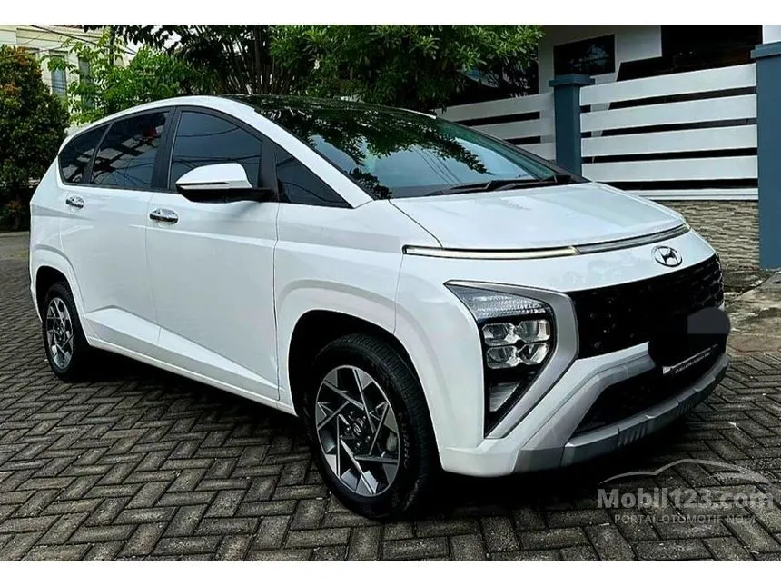Jual Mobil Hyundai Stargazer 2022 Prime 1.5 di Jawa Timur Automatic Wagon Putih Rp 240.000.000