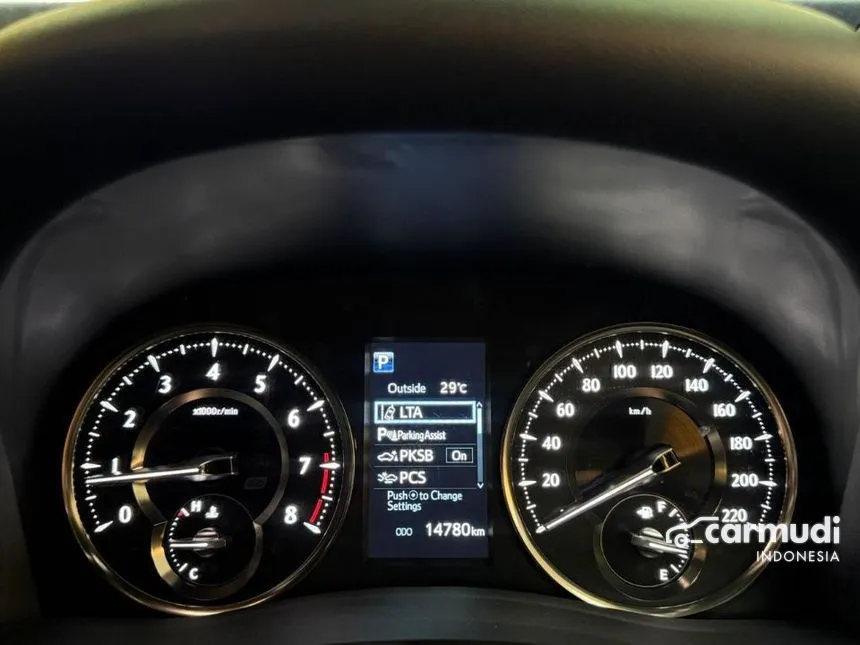 2022 Lexus LM 350 7 Seater MPV