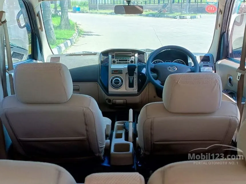2012 Daihatsu Luxio X Wagon