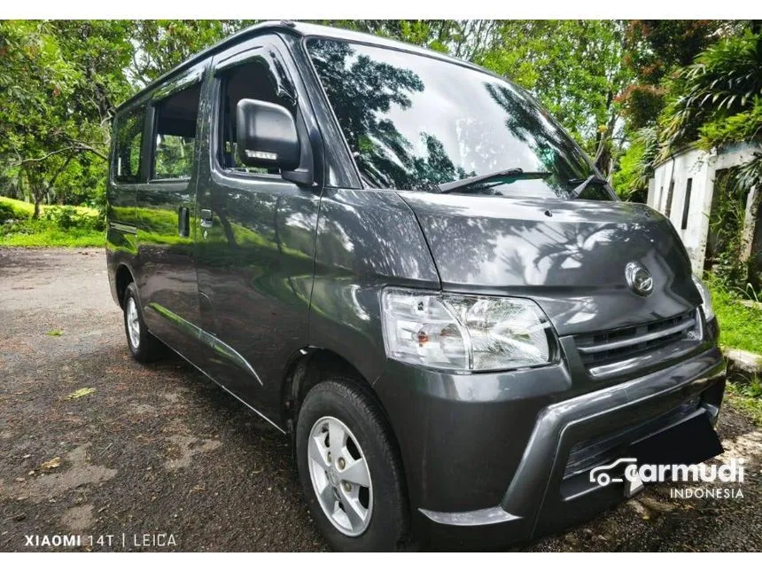 2017 Daihatsu Gran Max Mini Bus D Van