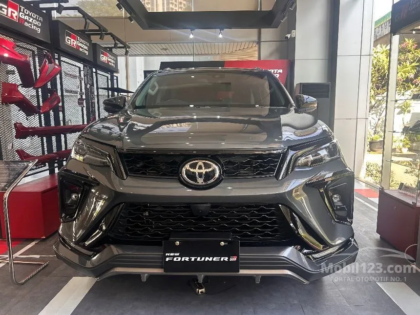 Jual Mobil Toyota Fortuner 2024 VRZ TSS GR Parts Aero Package 2.8 di Banten Automatic SUV Abu