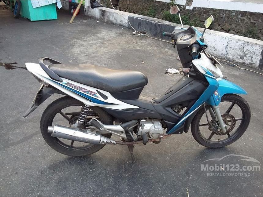 Jual Motor  Honda Revo  2008  0 1 di DKI Jakarta Manual Biru 