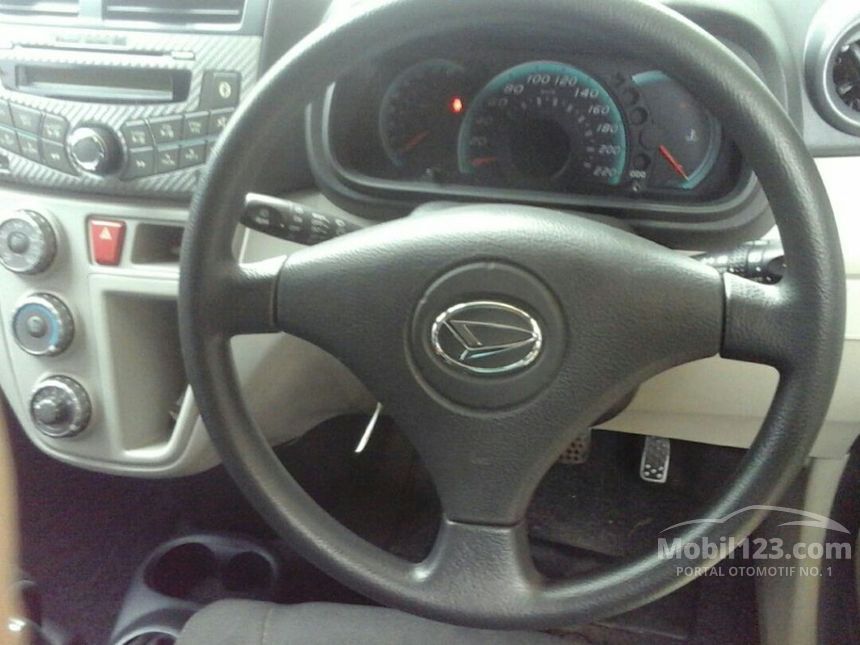2011 Daihatsu Sirion D Hatchback