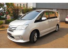 Nissan Serena 2.0 Highway Star AT 2014 Silver metalik km.asli 50rban service record