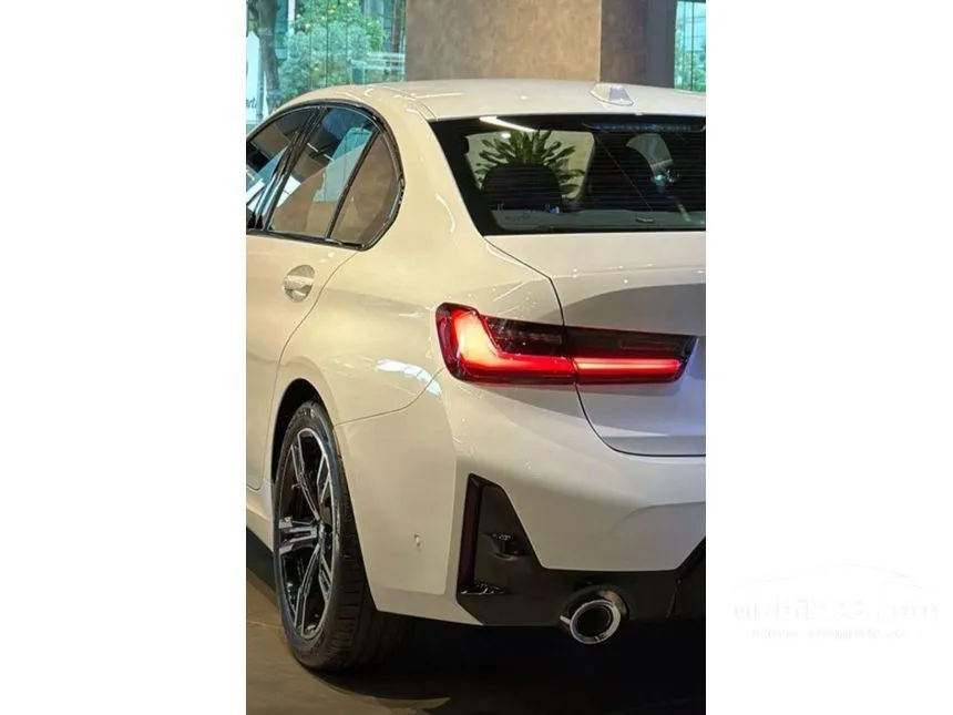 2025 BMW 320i M Sport Sedan