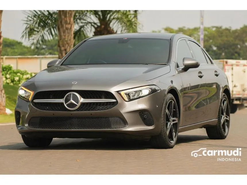 2022 Mercedes-Benz A200 progressive line Sedan