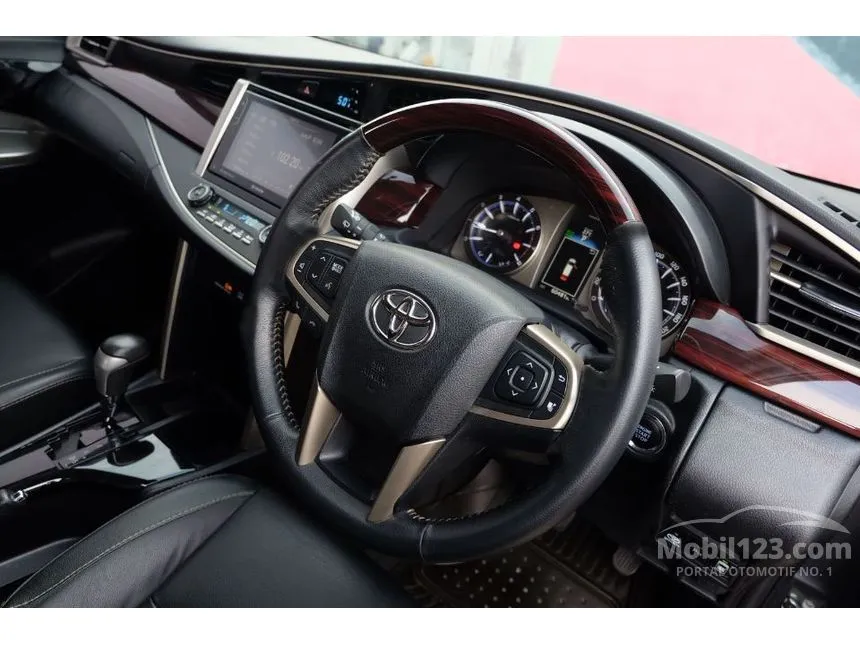 2019 Toyota Kijang Innova Venturer MPV