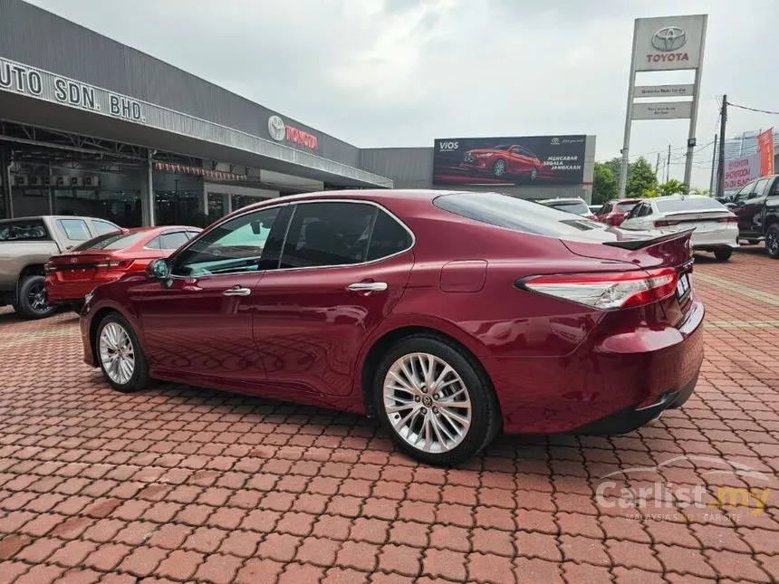 2022 Toyota Camry V Sedan