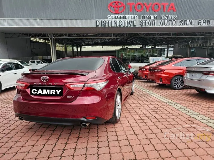 2022 Toyota Camry V Sedan