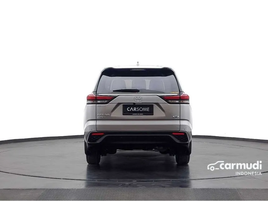 2022 Toyota Kijang Innova Zenix V HV MPV