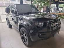 2020 Land Rover Defender 2.0 110 P300 SE SUV Black on black