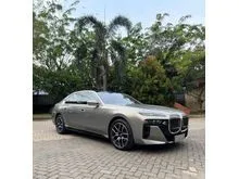 2023 BMW 735i 3.0 M Sport Sedan ATPM. Oxide Grey on Premium Merino Leather. PRICE CASH BEST DEALNEGOTIABLE YA. TWIN TURBO. Rear Wheel Drive. Low KM..
