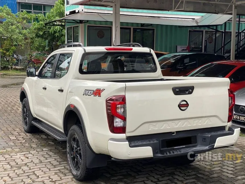 2021 Nissan Navara Pro 4X Pickup Truck