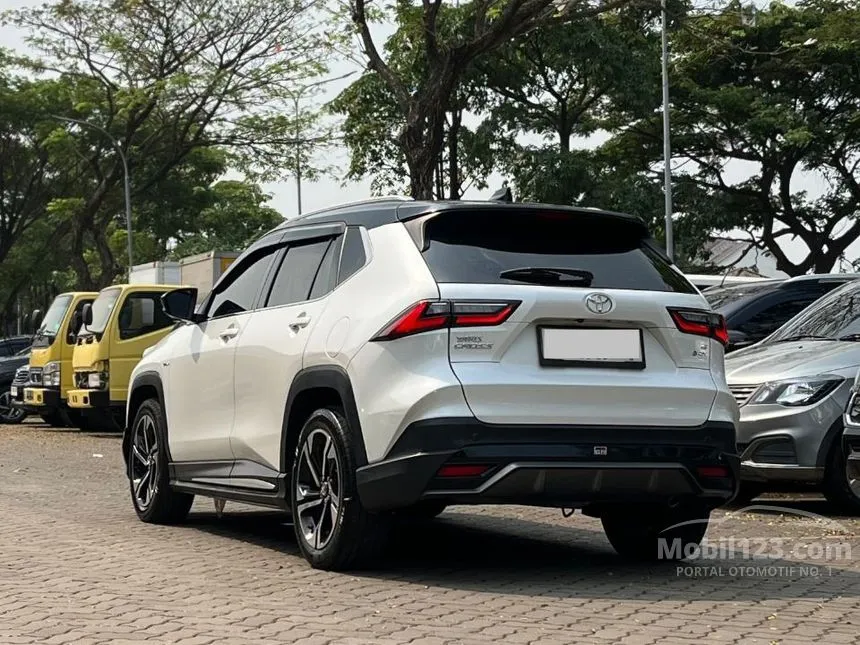 2023 Toyota Yaris Cross S HV (2 Tone) w GR Parts Aero Pkg (Prem Clr) SUV