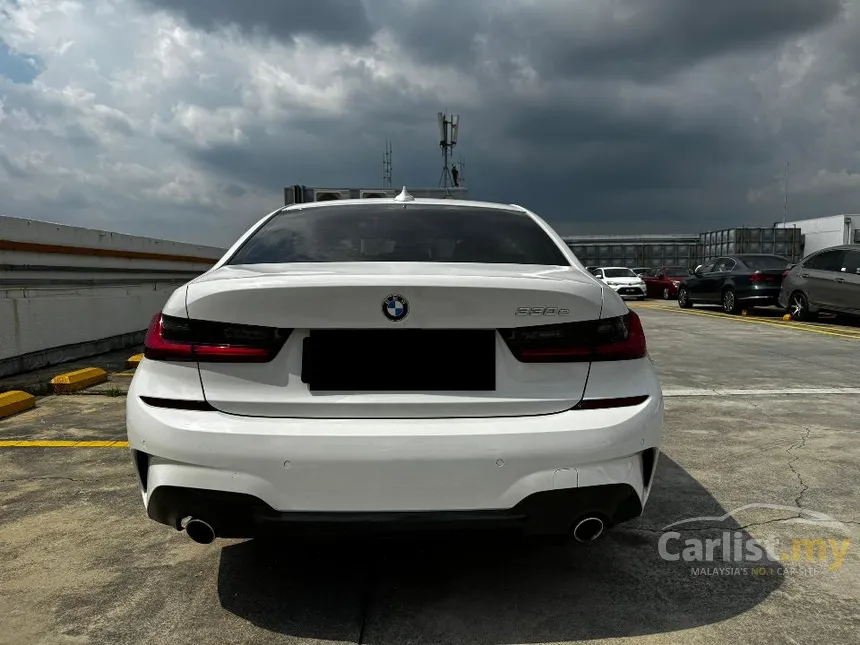 2021 BMW 330e M Sport Sedan