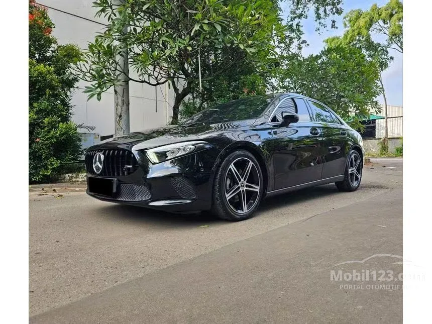 2021 Mercedes-Benz A200 progressive line Sedan
