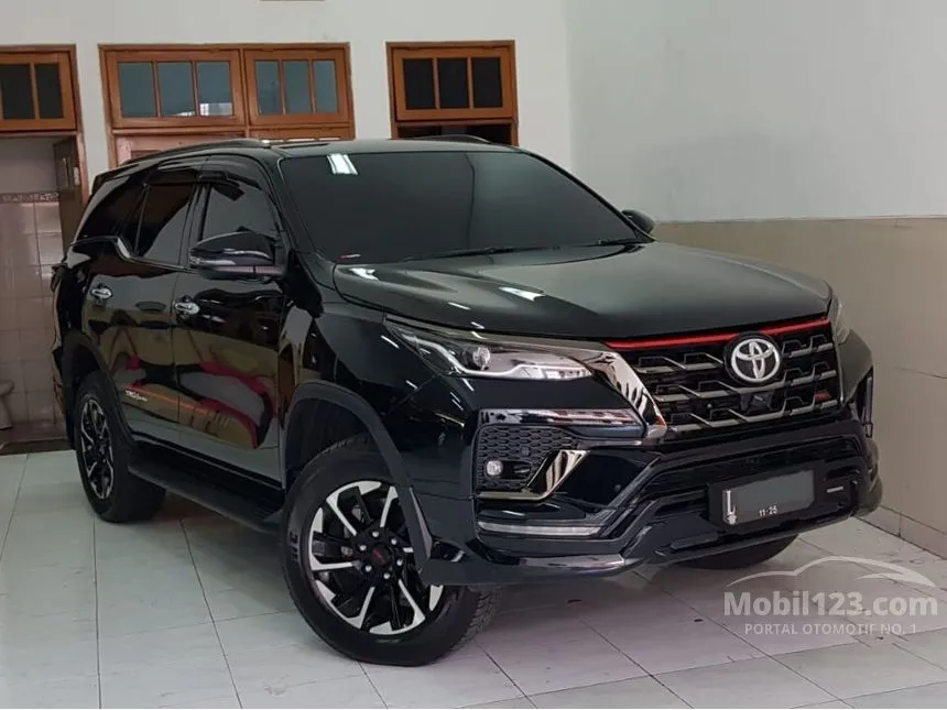 Jual Mobil Toyota Fortuner 2020 VRZ 2.4 di Jawa Timur Automatic SUV Hitam Rp 520.000.000
