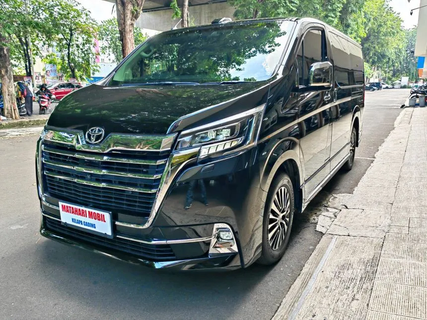 2023 Toyota GranAce Premium Van Wagon