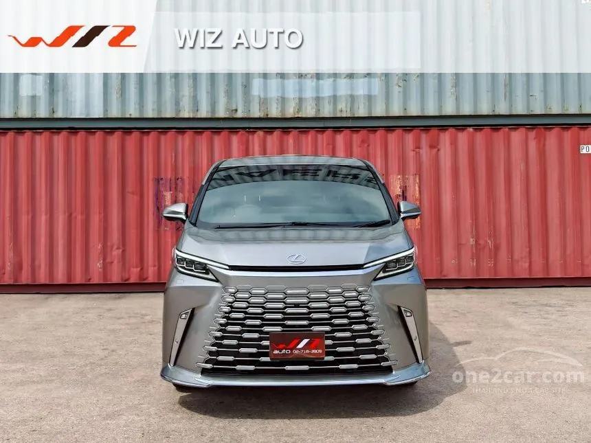 2026 Lexus LM500h Executive Van