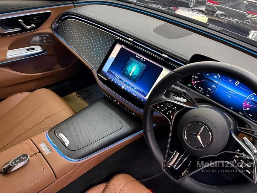 2025 Mercedes-Benz E200 Exclusive Line Sedan