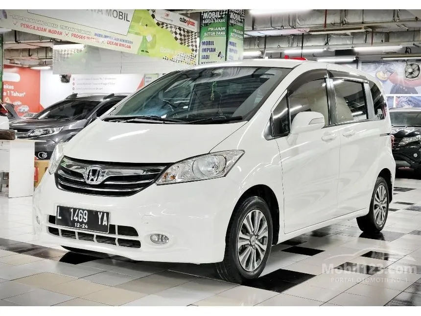 Jual Mobil Honda Freed 2014 E 1.5 di Jawa Timur Automatic MPV Putih Rp 175.000.000
