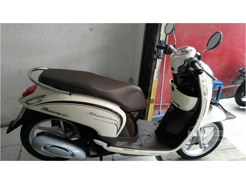 Jual Motor Honda Scoopy 2015 110 Automatic 0.1 di DKI 