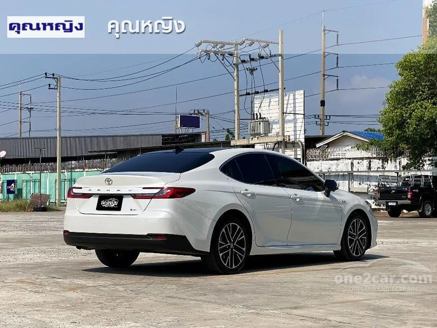 2025 Toyota CAMRY HEV Premium Luxury Sedan