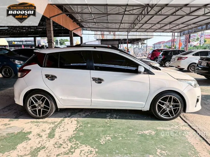 2014 Toyota YARIS G Hatchback