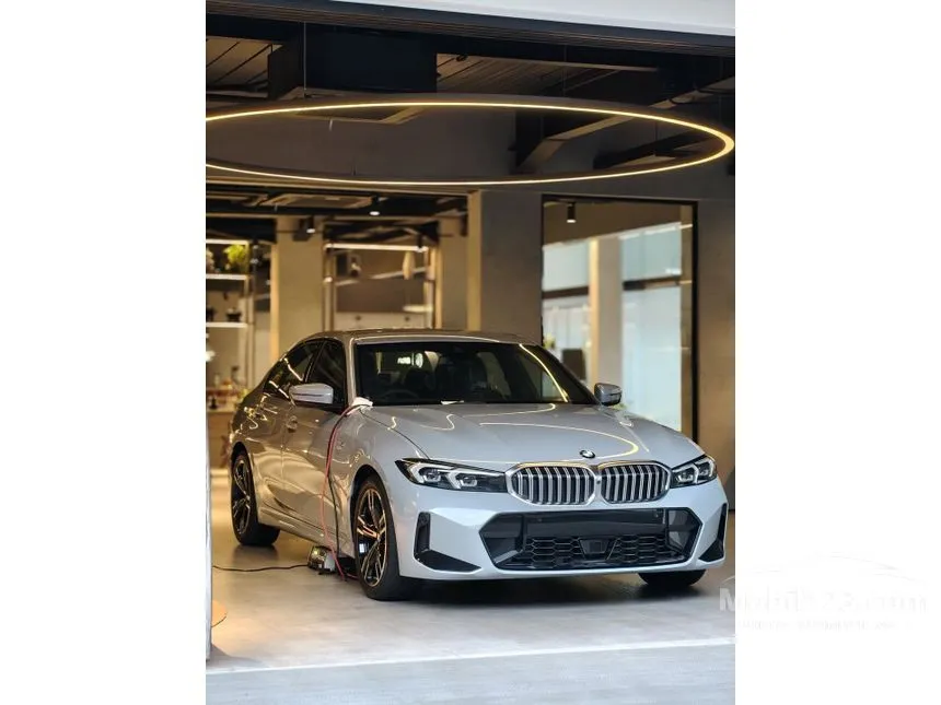 2025 BMW 320i M Sport Sedan