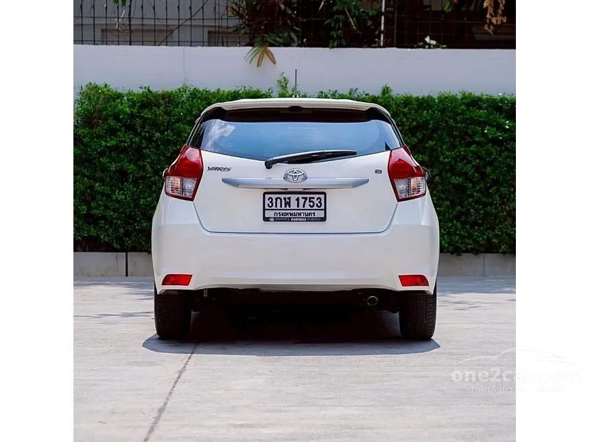 2015 Toyota YARIS E Hatchback