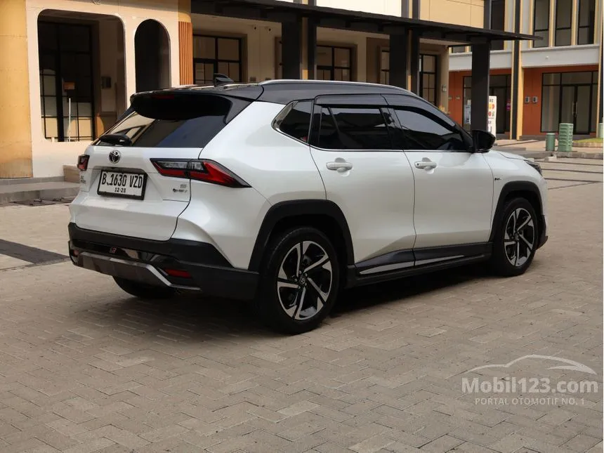 2023 Toyota Yaris Cross S with GR Parts Aero Pkg SUV