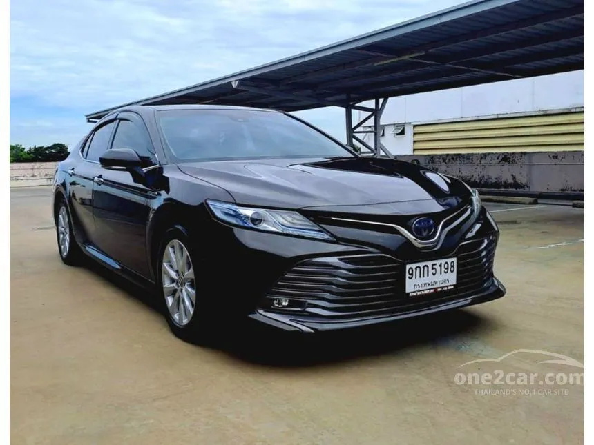 2019 Toyota CAMRY Hybrid Premium Sedan