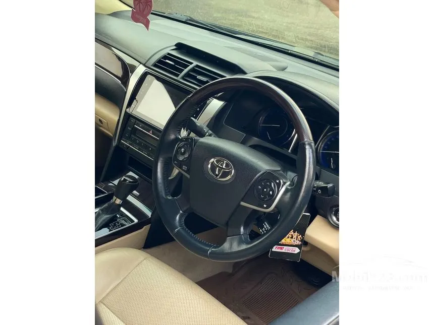 2018 Toyota Camry V Sedan