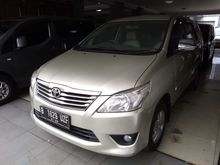 Toyota Kijang Innova 2.0 G Manual 2012 silver Istimewa