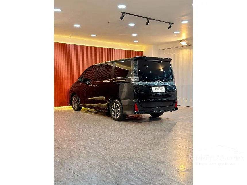 2020 Toyota Voxy MPV