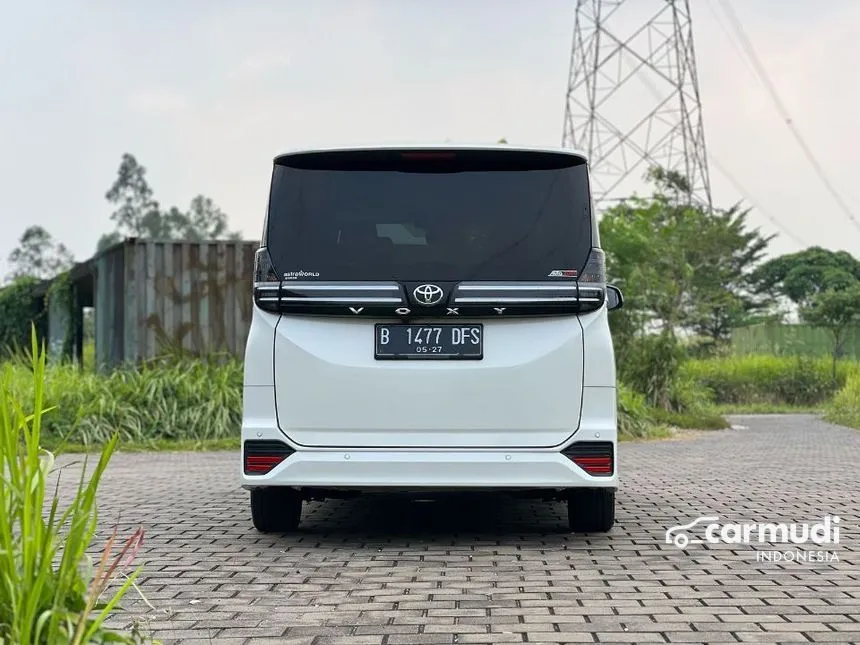 2022 Toyota Voxy MPV