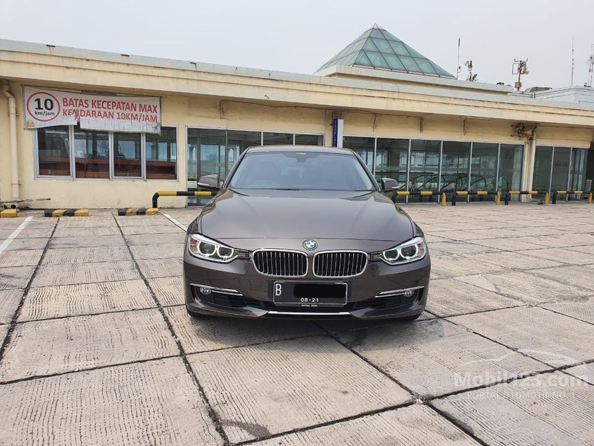 Jual Mobil  BMW  320i  2014 Luxury  2 0 di DKI Jakarta 