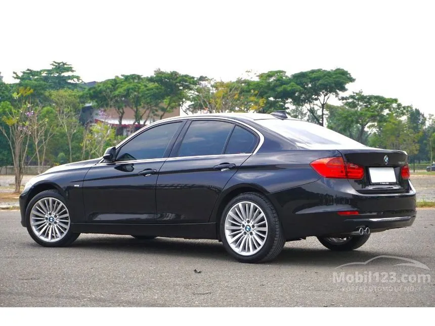 2014 BMW 328i Luxury Sedan