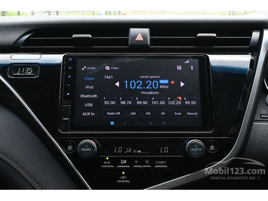 2020 Toyota Camry V Sedan
