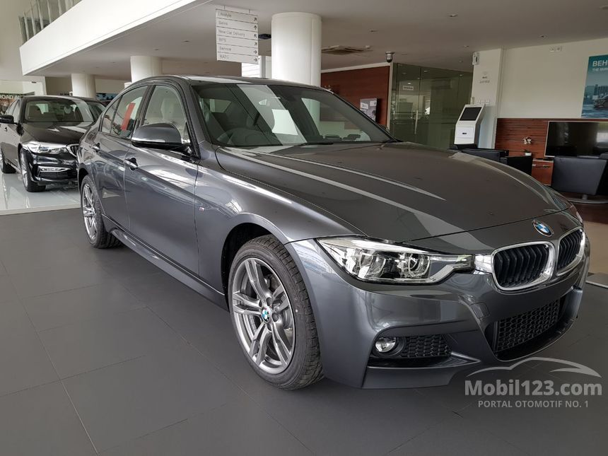 Jual Mobil  BMW  330i 2021 M Sport 2 0 di DKI Jakarta 