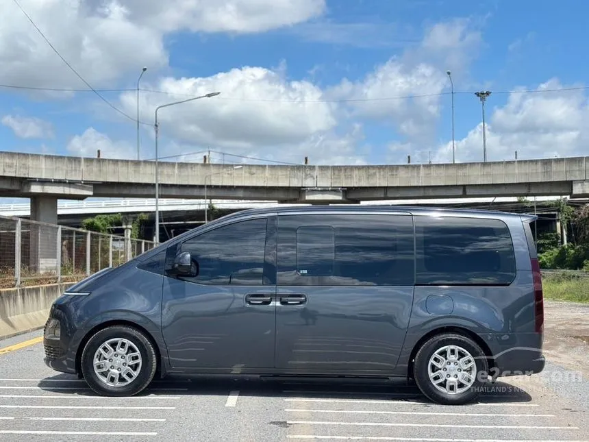 2022 Hyundai Staria S Van