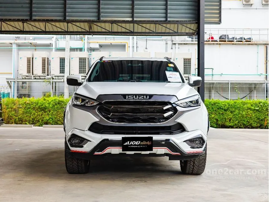 2023 Isuzu MU-X Phantom Collection Ultimate SUV