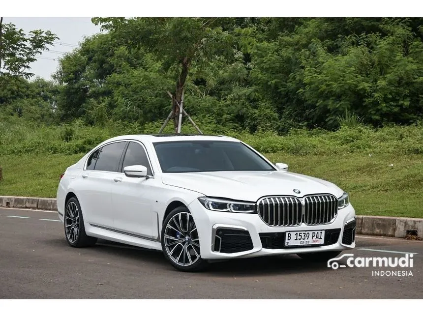 Jual Mobil BMW 730Li 2017 2.0 di Banten Automatic Sedan Putih Rp 766.000.000