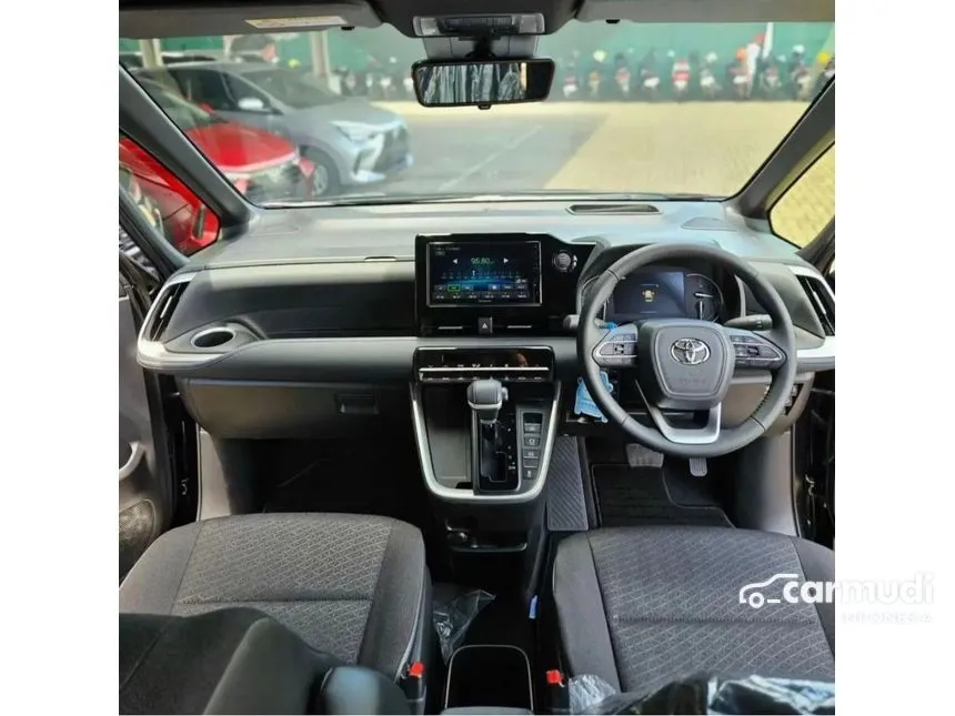 2025 Toyota Voxy (Premium Color) MPV