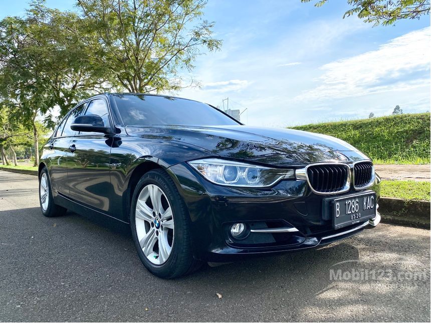 Jual Mobil BMW 320i 2015 Sport 2.0 di DKI Jakarta Automatic Sedan Hitam ...