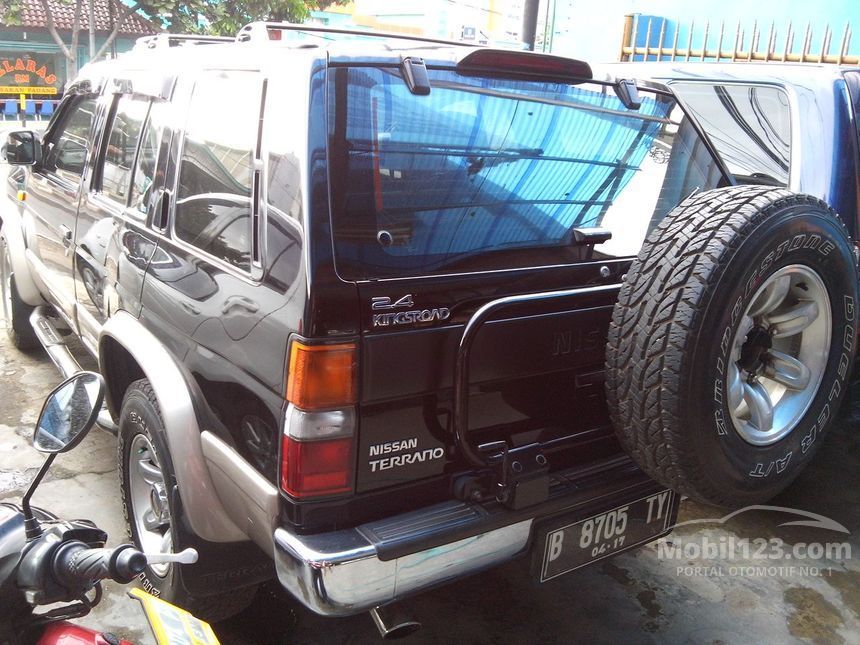 Jual Mobil Nissan Terrano 2002 Kingsroad F2 2.4 di Jawa 