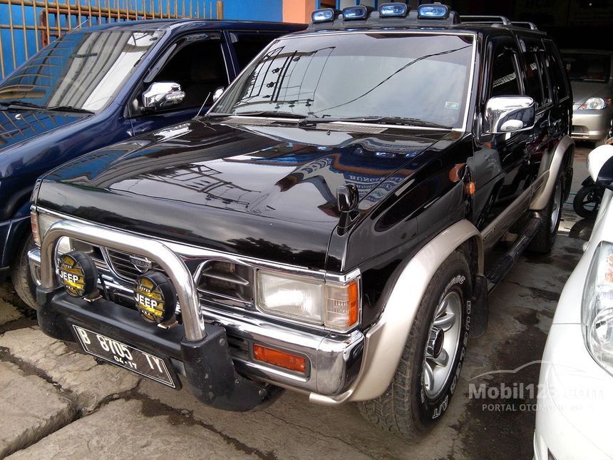 Jual Mobil Nissan Terrano 2002 Kingsroad F2 2.4 di Jawa 