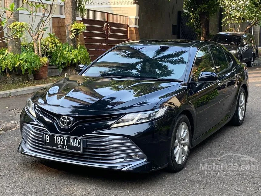 2020 Toyota Camry V Sedan